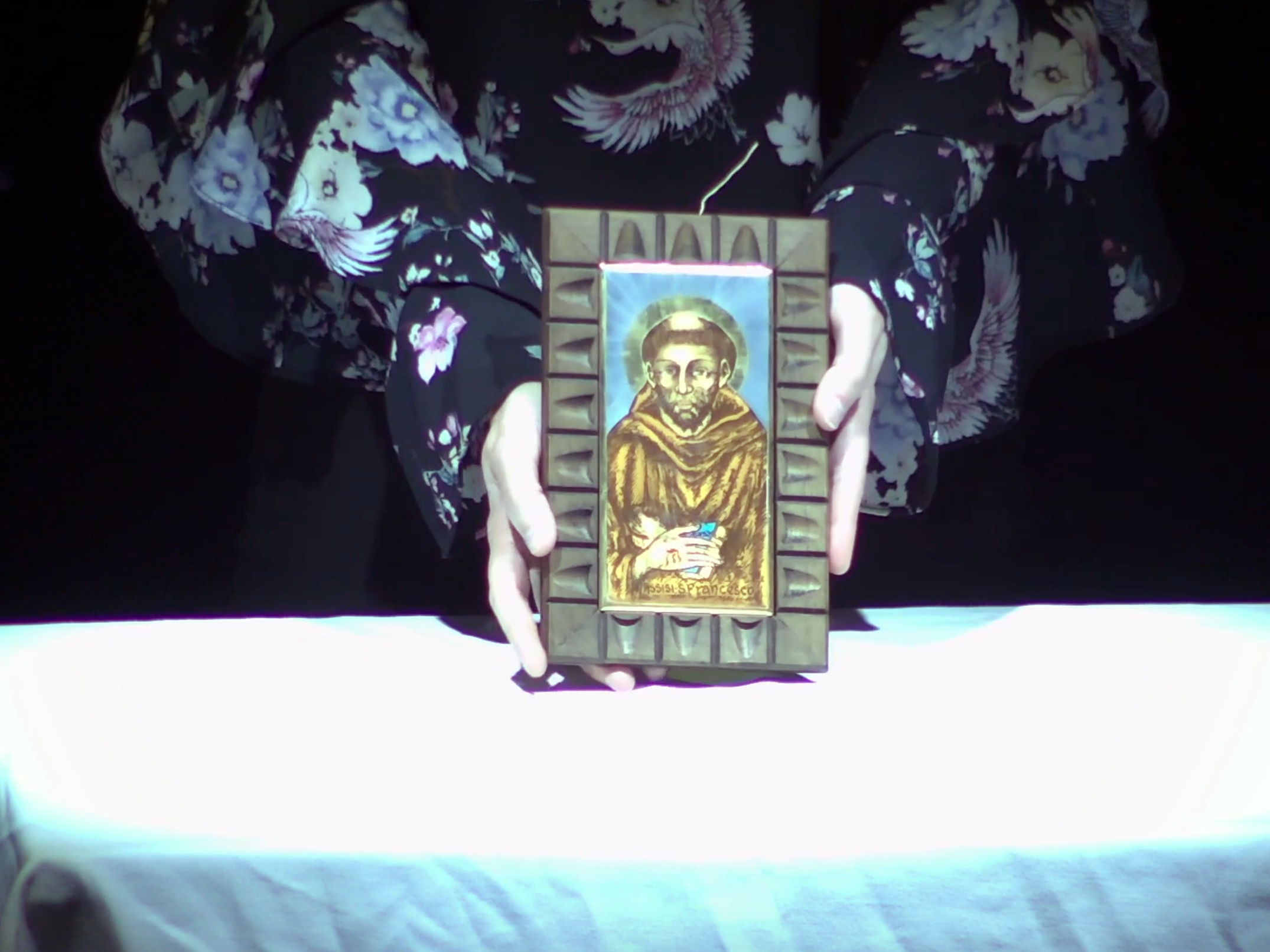 Laudanum performance still 3